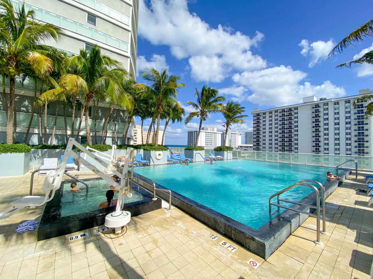 W Residences Luxury Across From Beach Aparthotel *